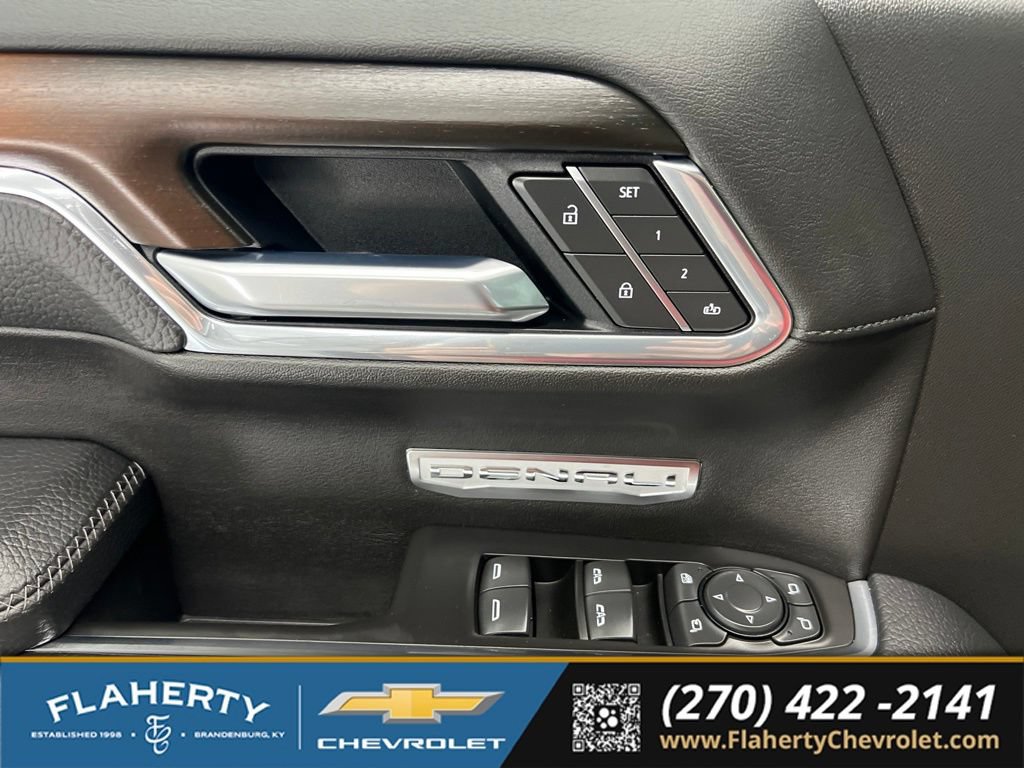 Used 2025 GMC Sierra 1500 Denali w/ Technology Package AWD/4WD image 21
