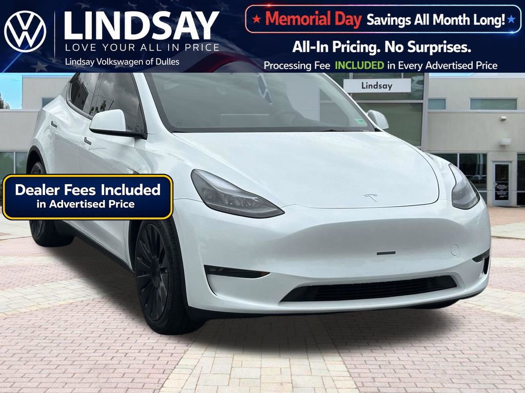 Used 2024 Tesla Model Y Long Range AWD/4WD image 1