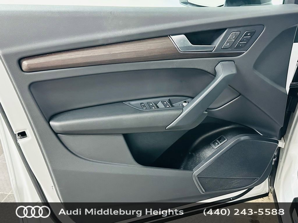 Used 2023 Audi Q5 2.0T Premium w/ Convenience Package image 30