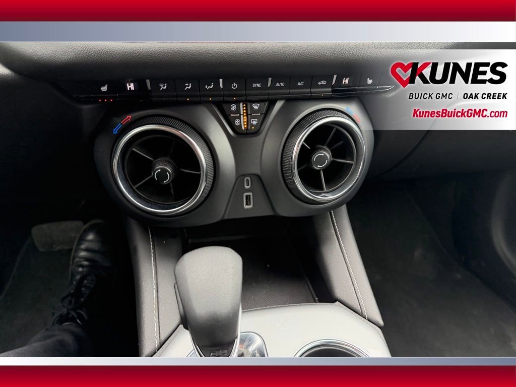 Used 2025 Chevrolet Blazer LT FWD image 15