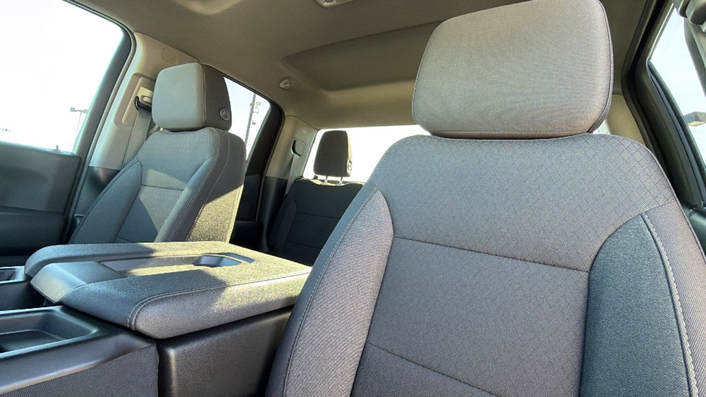 Used 2025 Chevrolet Silverado 1500 Custom image 11