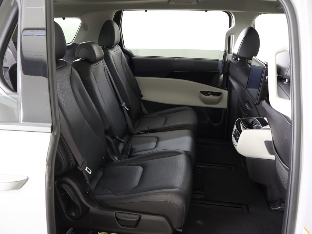 Used 2024 Kia Carnival SX Prestige FWD image 40