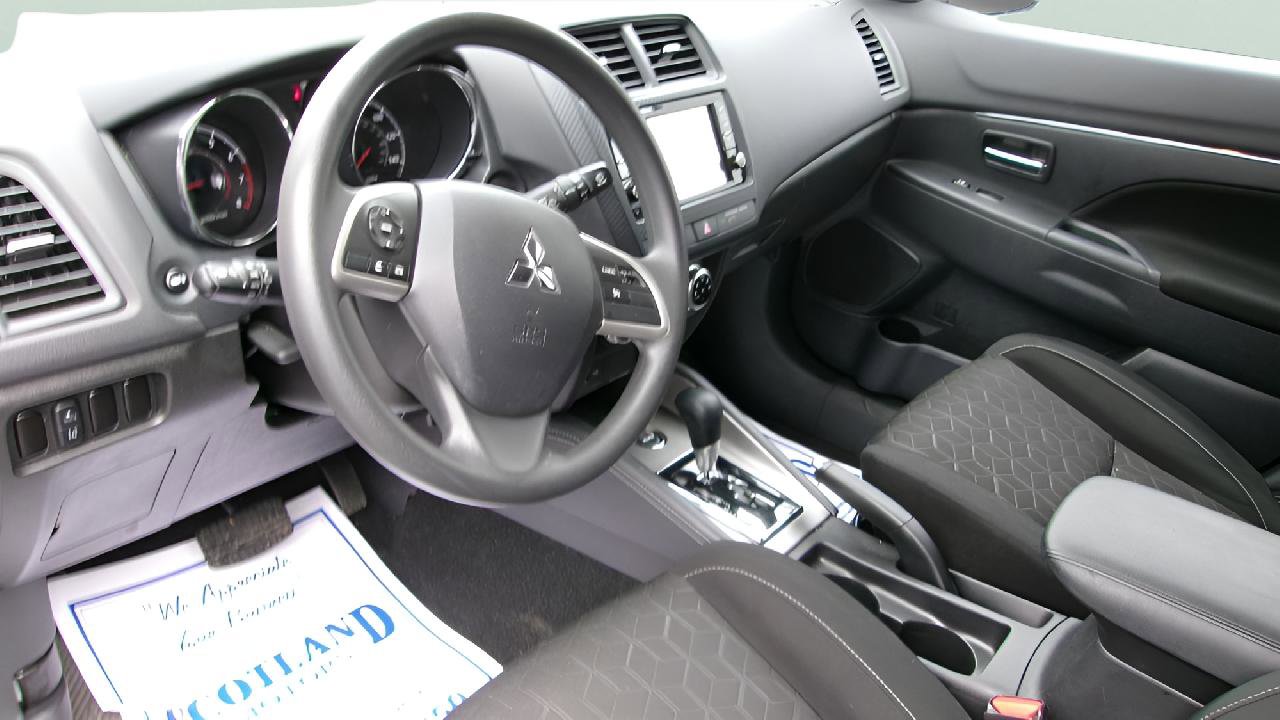 Used 2025 Mitsubishi Outlander Sport ES image 12