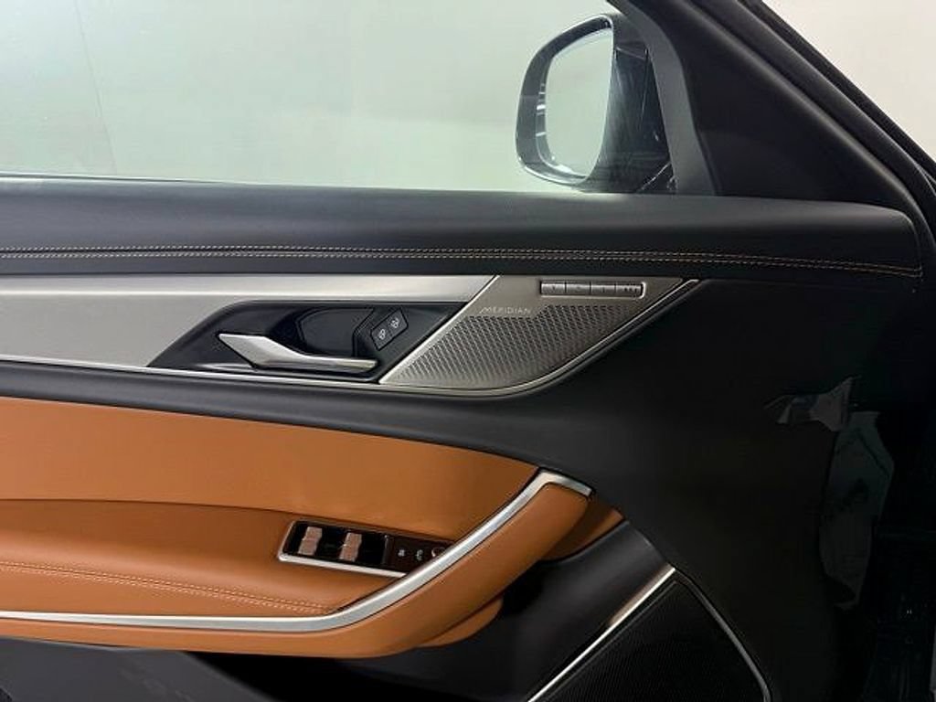 New 2024 Jaguar XF R-Dynamic SE AWD/4WD image 25