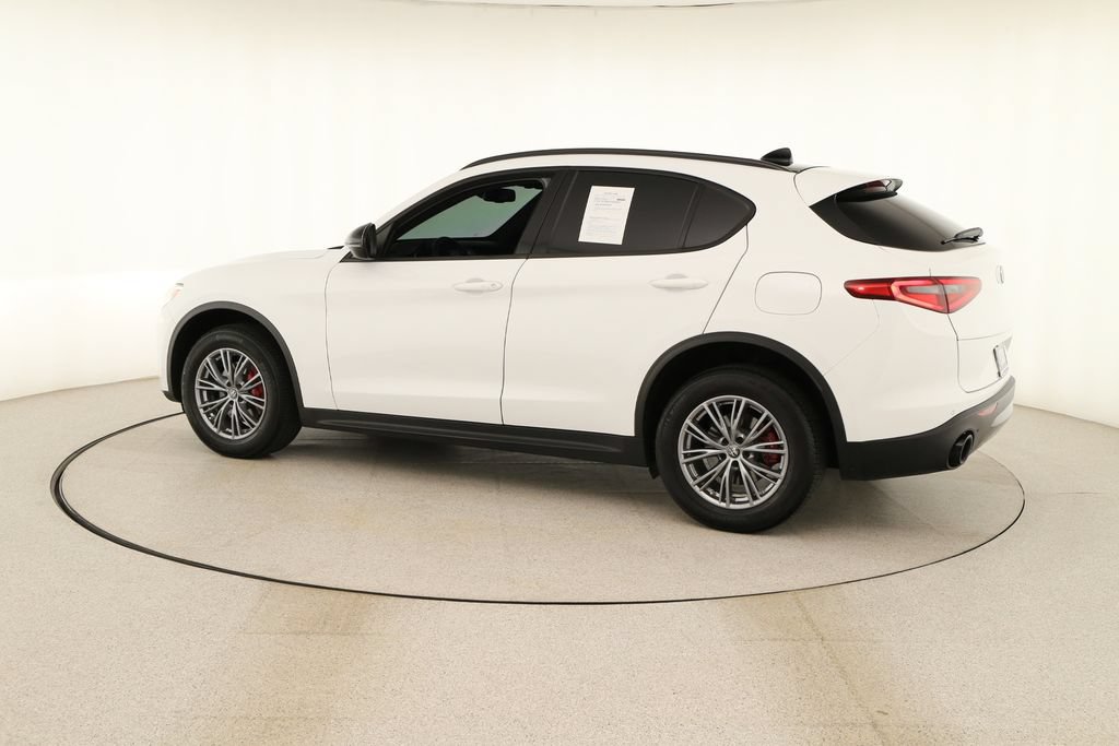 Used 2023 Alfa Romeo Stelvio Sprint RWD image 3