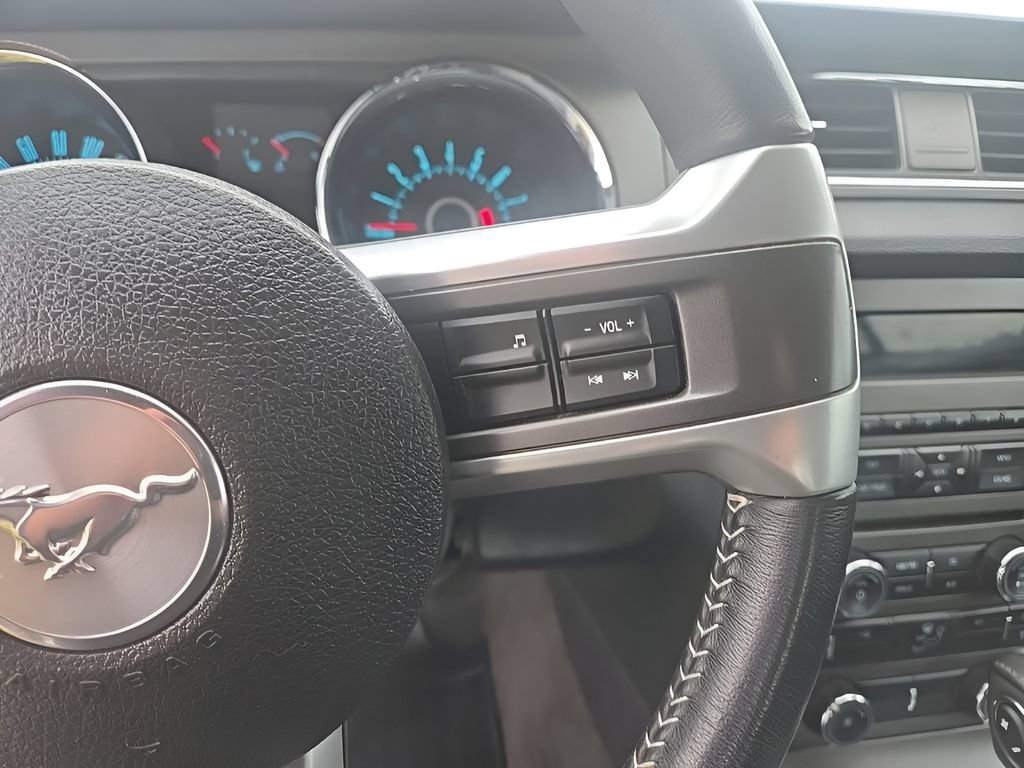 Used 2013 Ford Mustang GT RWD image 12