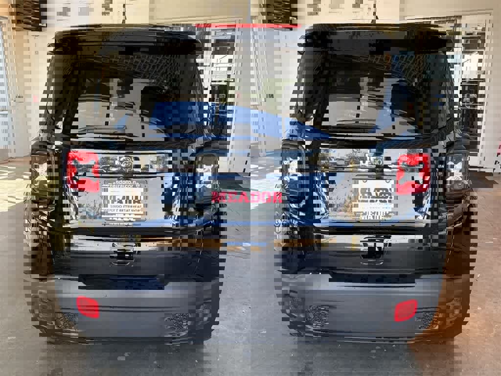 Used 2021 Jeep Renegade Trailhawk w/ Trailer Tow Group image 5