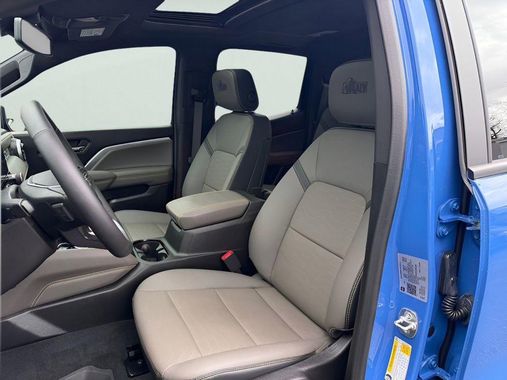 Used 2025 Chevrolet Colorado ZR2 w/ ZR2 Bison Edition AWD/4WD image 18