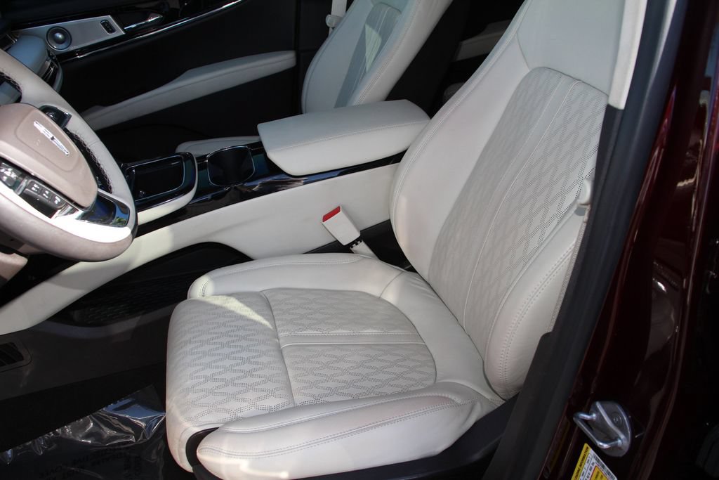 Certified 2022 Lincoln Nautilus Black Label AWD/4WD image 18