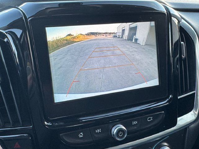 Used 2019 Chevrolet Traverse LT FWD image 9