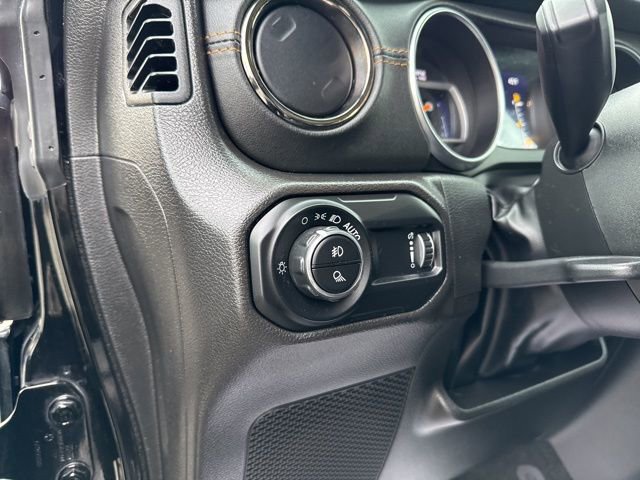 Used 2023 Jeep Gladiator Overland image 28