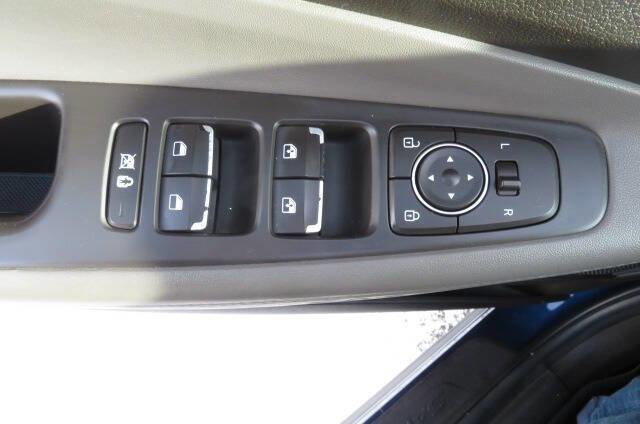 Used 2020 Hyundai Santa Fe SEL image 16