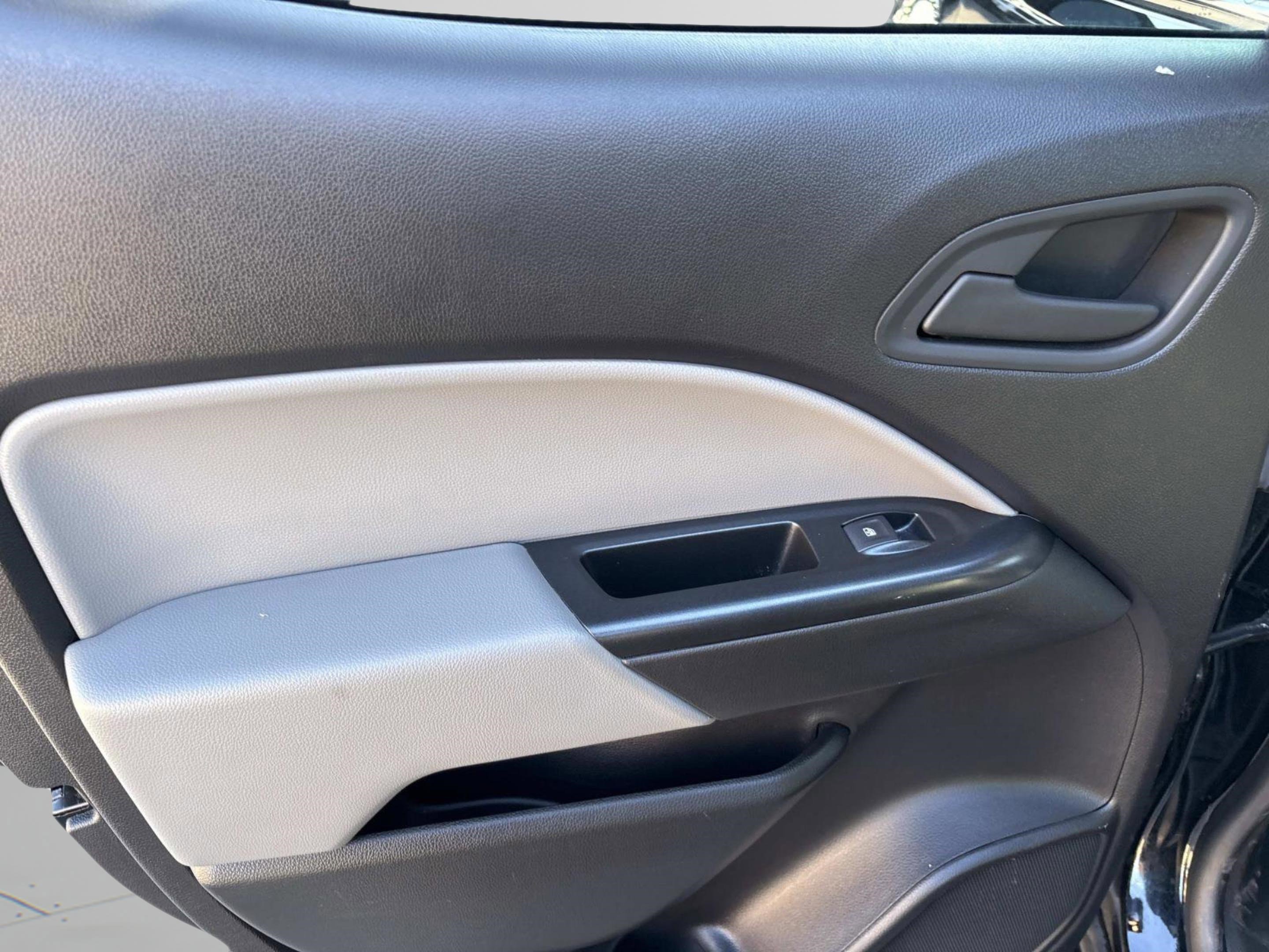 Used 2018 Chevrolet Colorado W/T w/ WT Convenience Package image 28