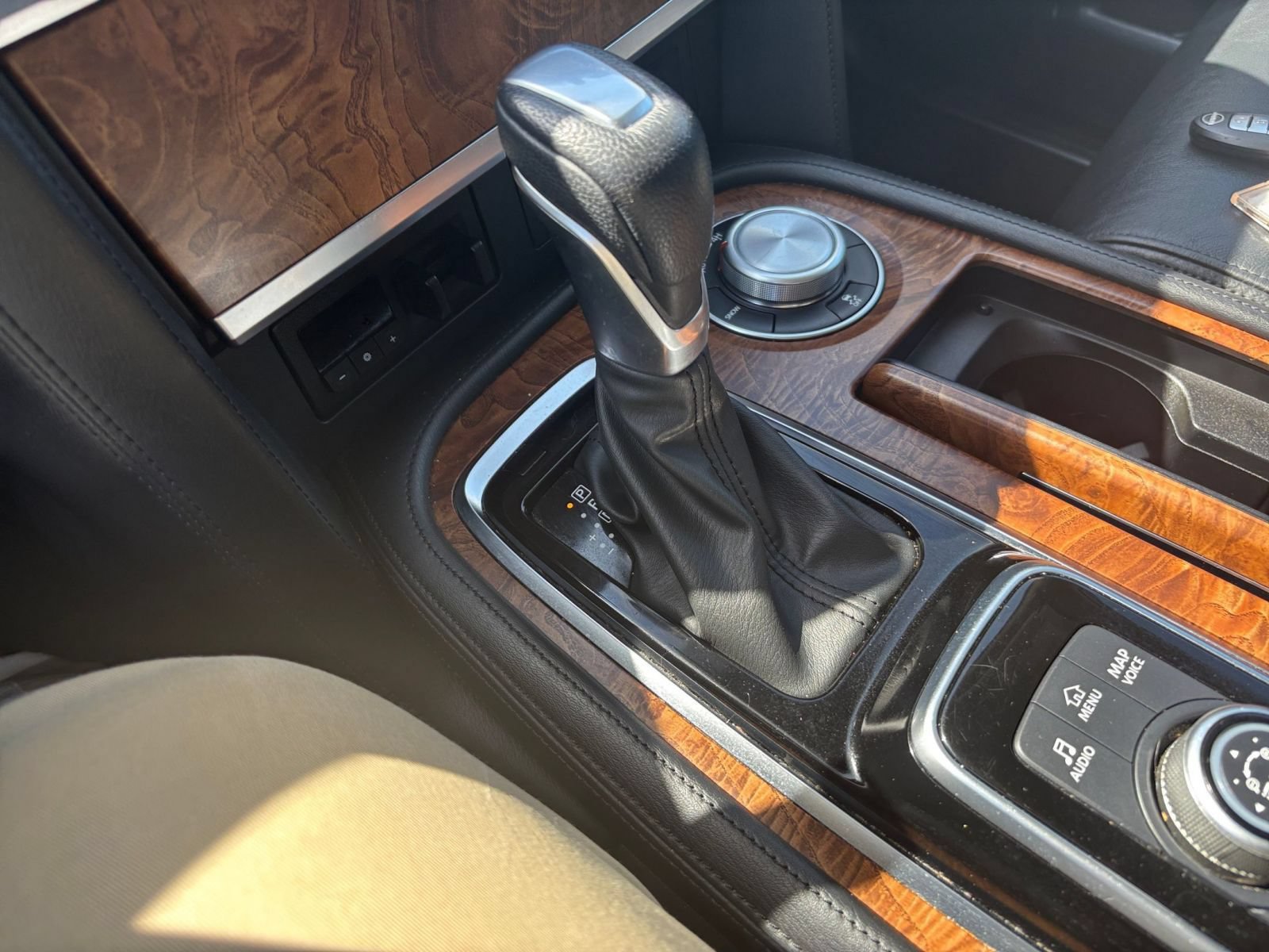 Used 2024 Nissan Armada SL AWD/4WD image 45