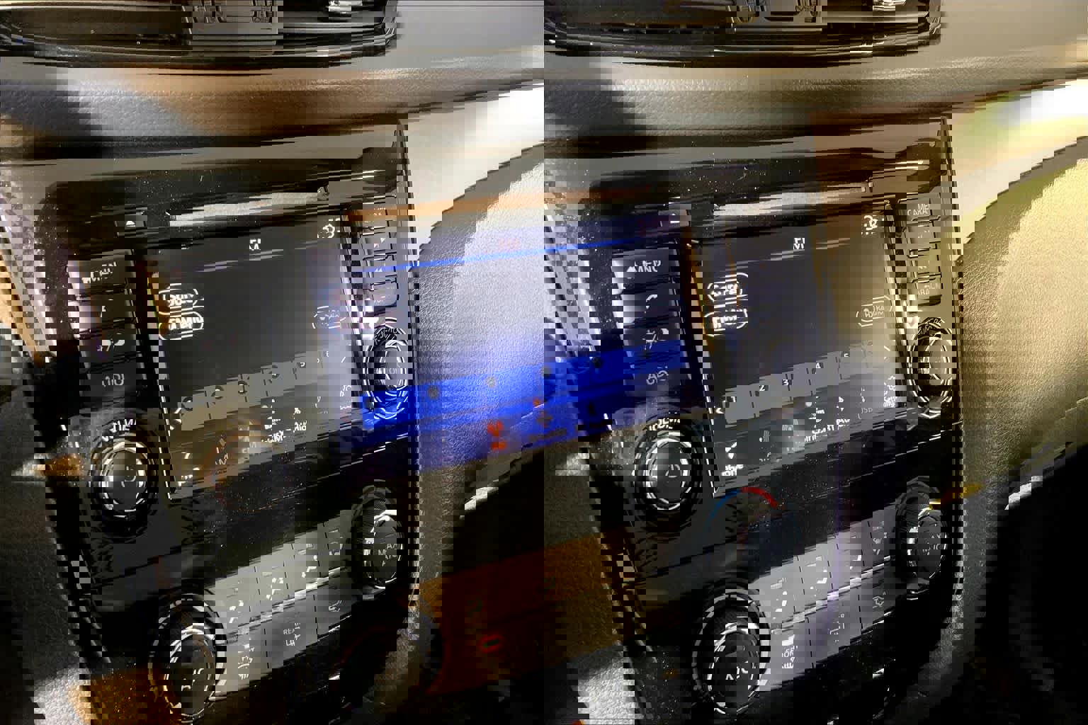 Used 2019 Nissan Rogue Sport S w/ Appearance Package image 29