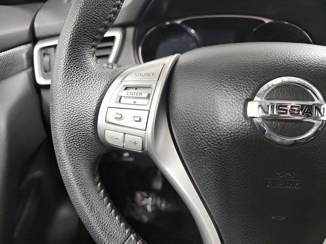 Used 2015 Nissan Rogue SL w/ SL Premium Package image 29