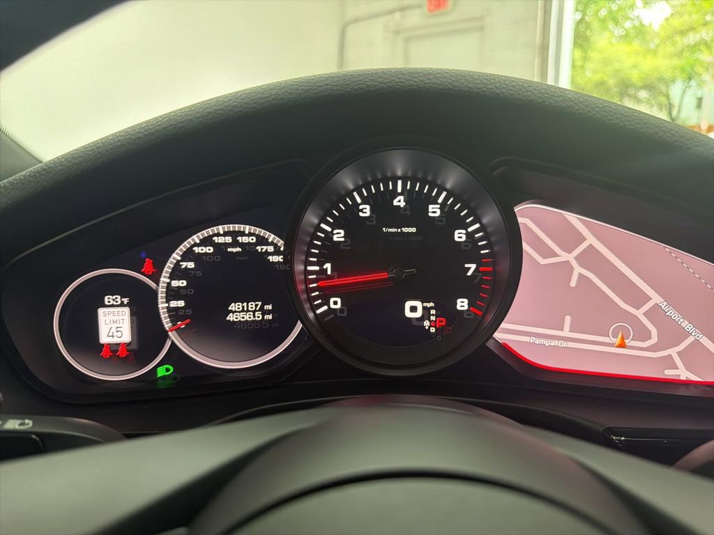 Used 2021 Porsche Panamera image 32
