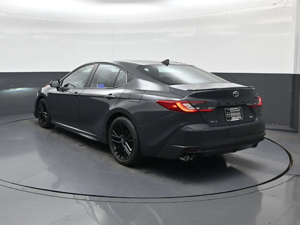 Used 2025 Toyota Camry SE FWD image 7
