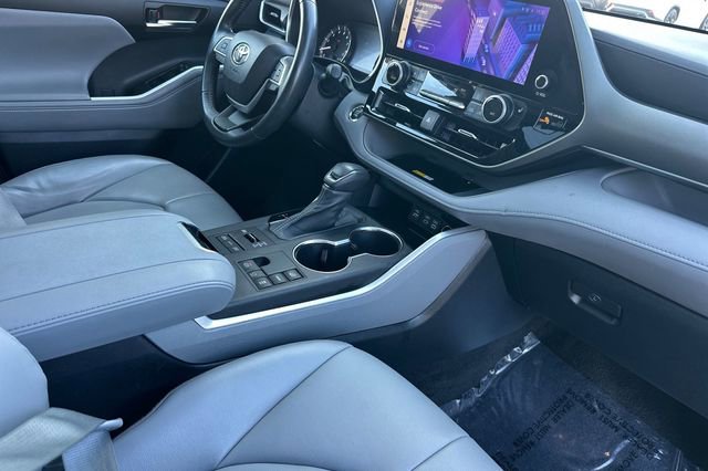 Certified 2023 Toyota Highlander XLE image 25