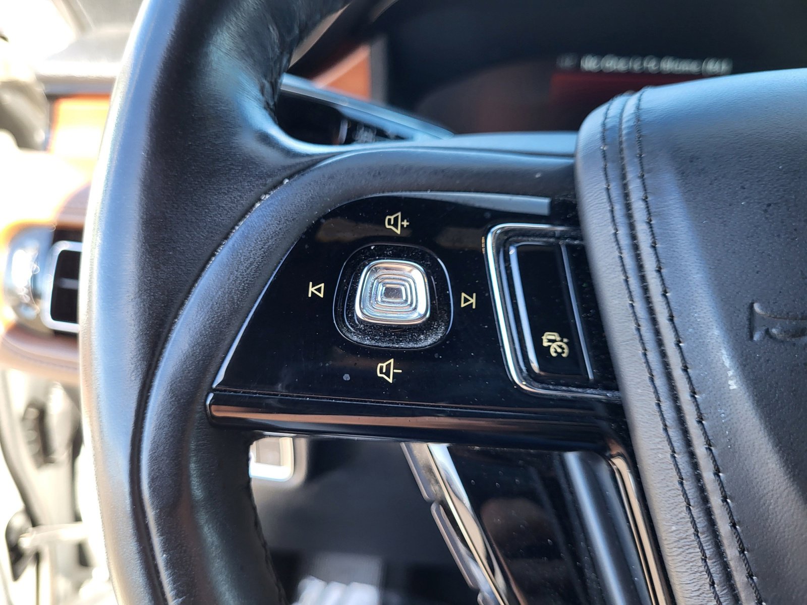 Used 2020 Lincoln Aviator Grand Touring w/ Equipment Group 302A image 25