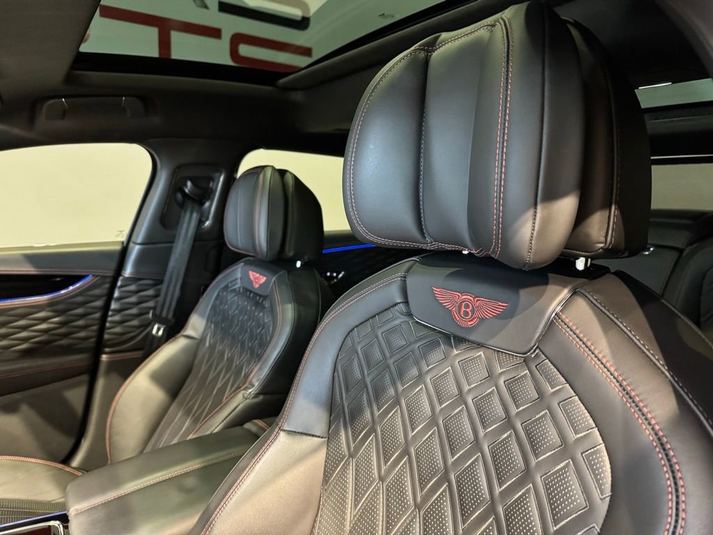Used 2022 Bentley Flying Spur V8 image 23