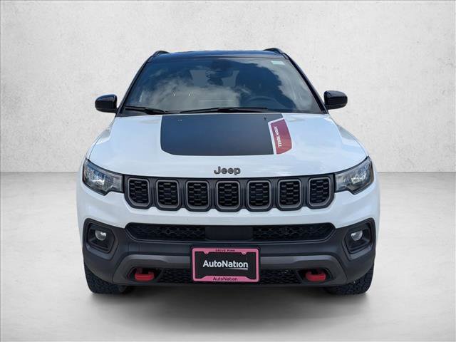 Used 2025 Jeep Compass Trailhawk image 2