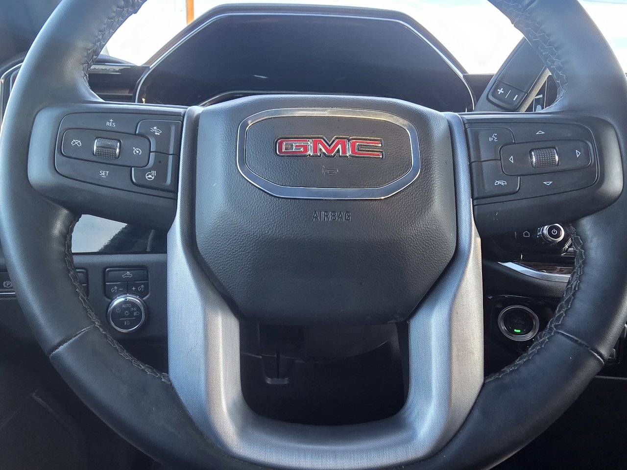 Used 2025 GMC Sierra 2500 SLE w/ SLE Value Package; image 22