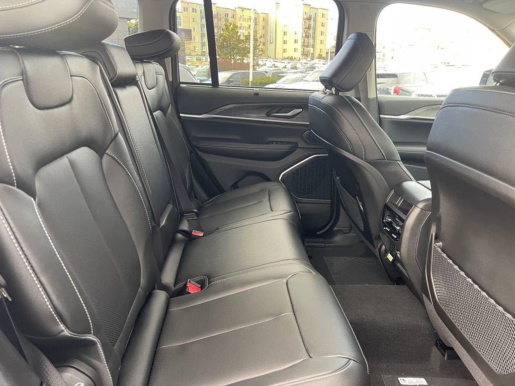 New 2024 Jeep Grand Cherokee Limited 4xe w/ Luxury Tech Group II image 13