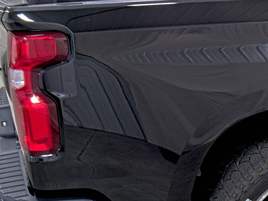 Used 2021 Chevrolet Silverado 1500 High Country w/ Technology Package AWD/4WD image 13
