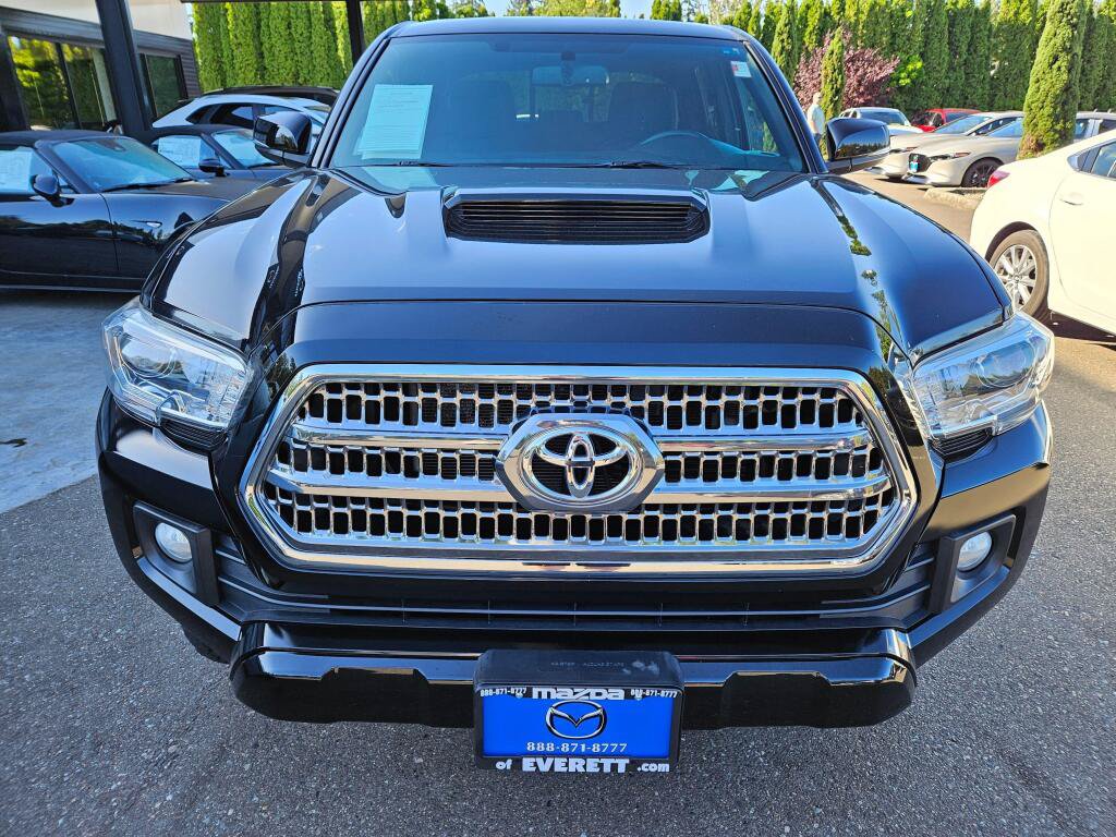 Used 2016 Toyota Tacoma TRD Sport w/ Premium & Technology Package AWD/4WD image 7