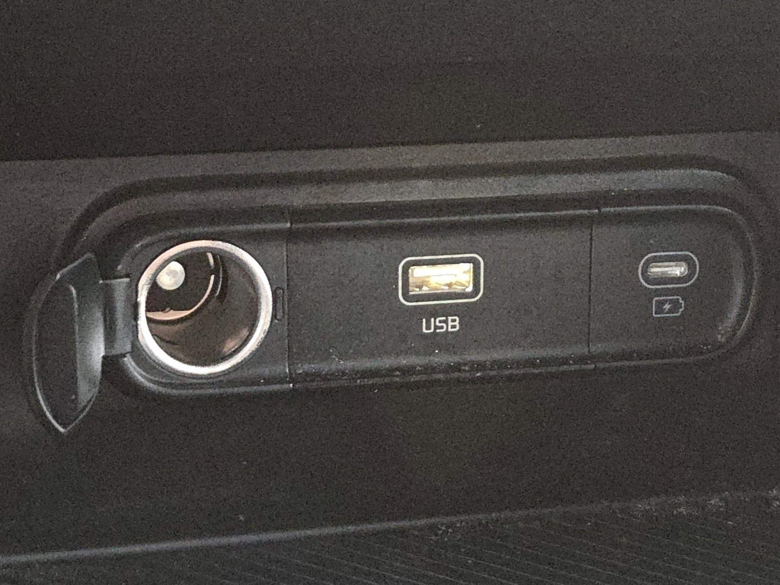 Used 2023 Kia Sportage LX image 29