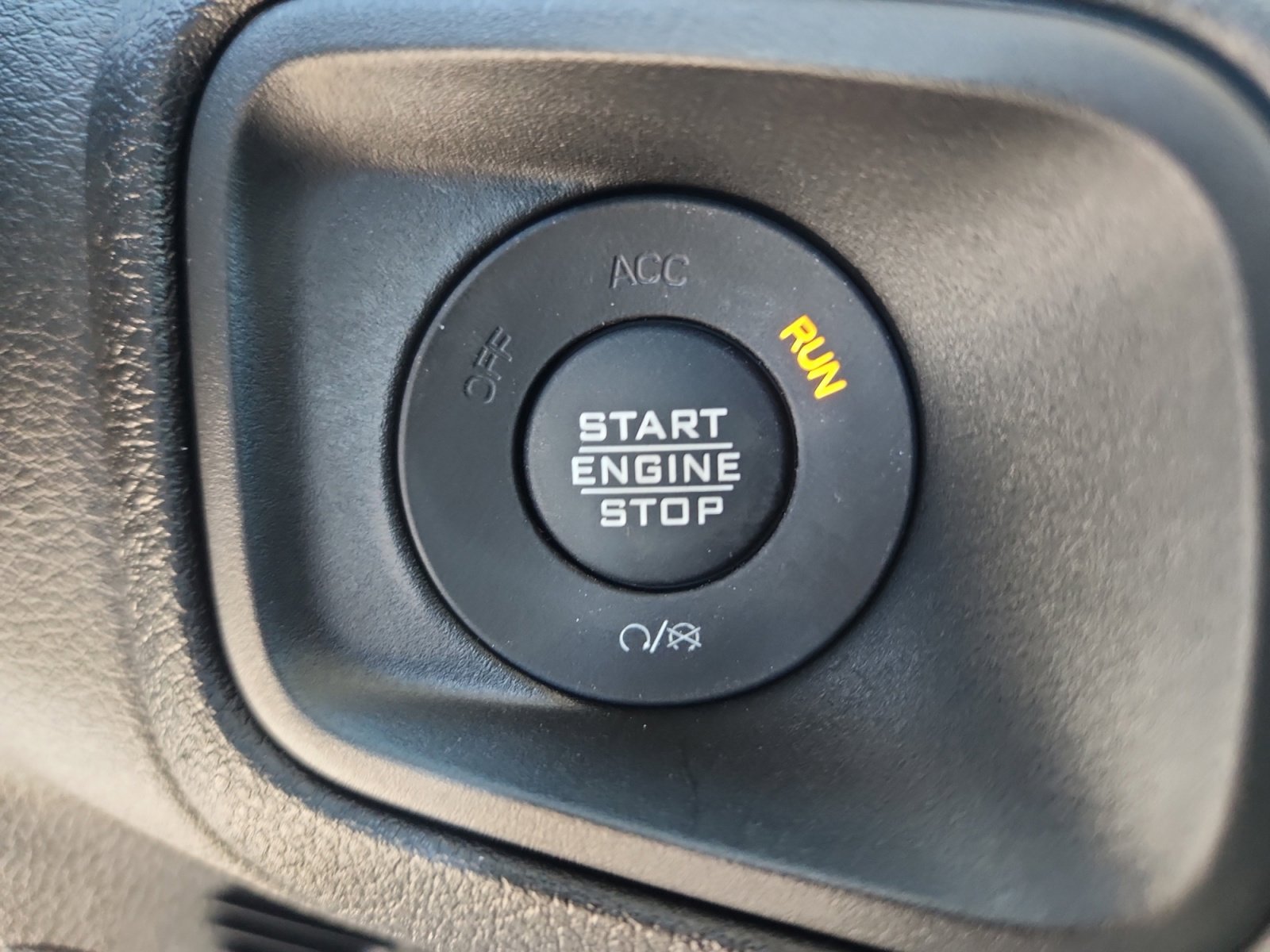 New 2025 Jeep Gladiator Sport image 29