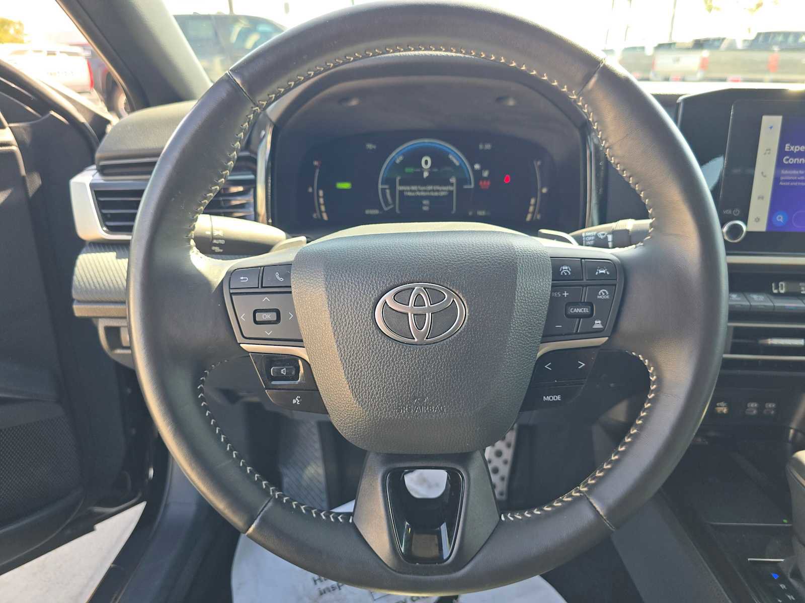 Used 2025 Toyota Camry SE FWD image 23