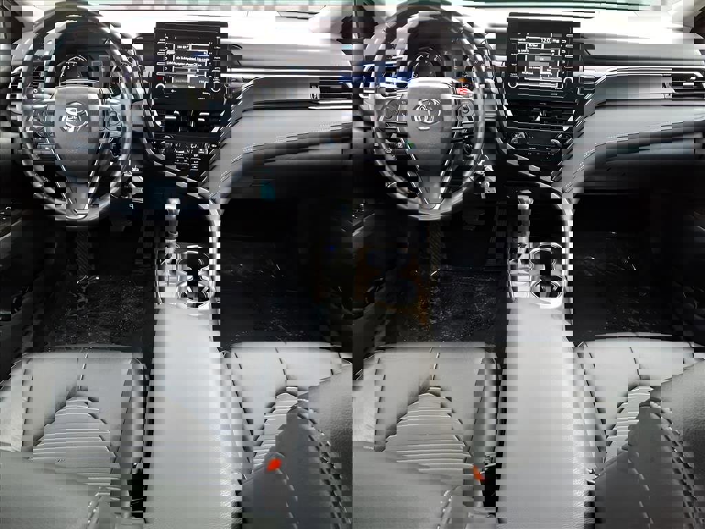 Used 2023 Toyota Camry SE image 11