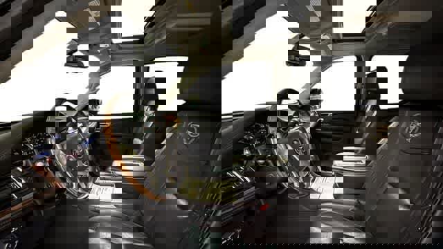 Used 2014 Cadillac Escalade ESV Platinum image 4