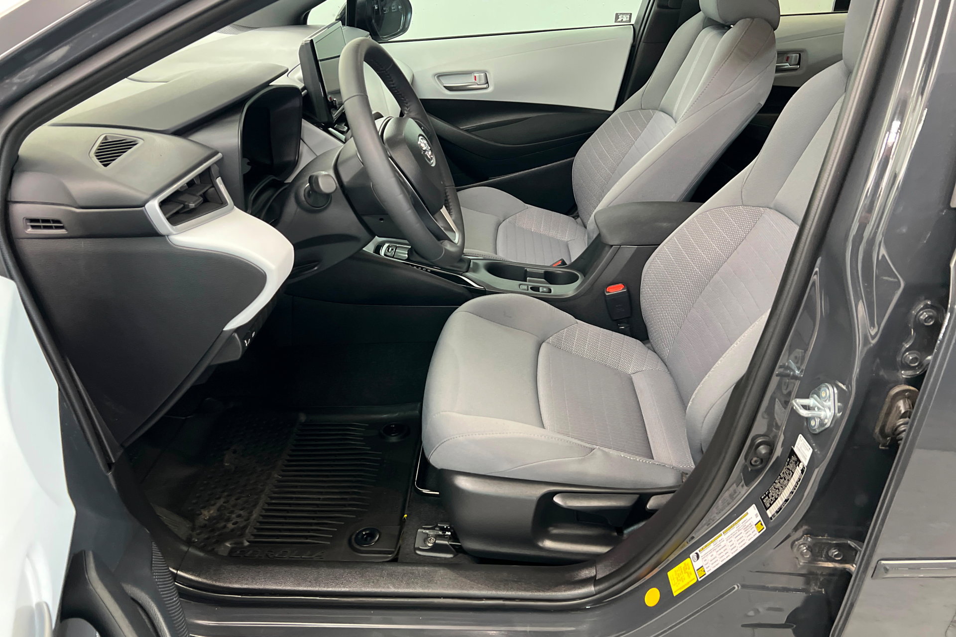 Used 2026 Toyota Corolla SE image 17