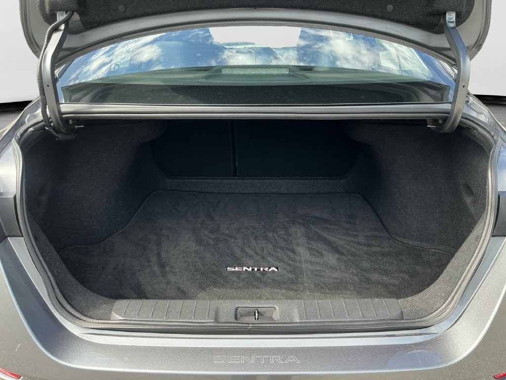 Used 2024 Nissan Sentra SV FWD image 17