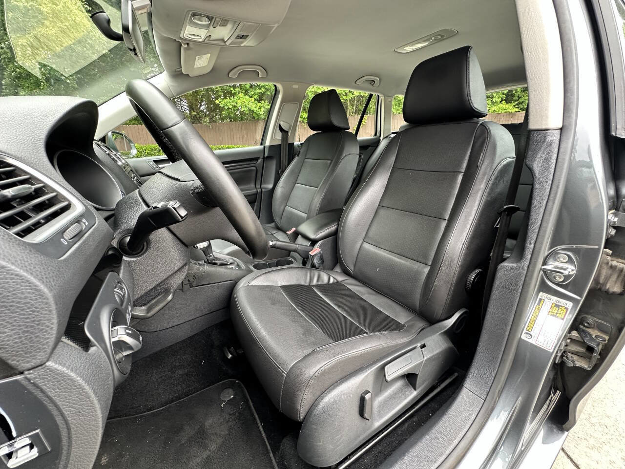 Used 2010 Volkswagen Jetta TDI image 6