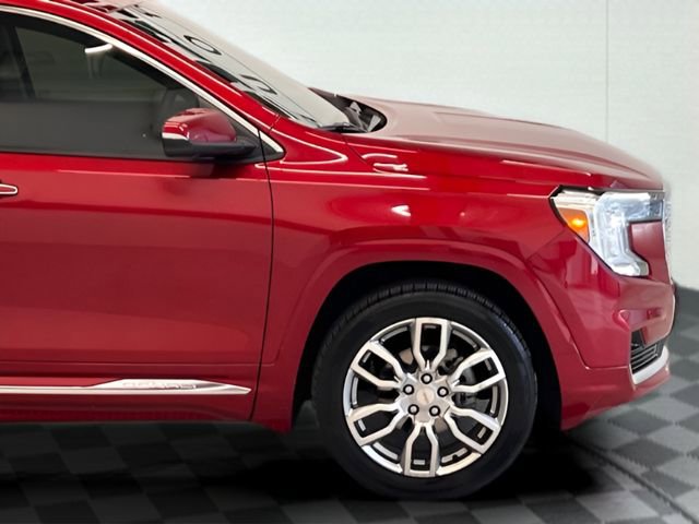 Used 2023 GMC Terrain Denali w/ Denali Premium Package AWD/4WD image 9