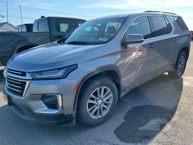 Used 2023 Chevrolet Traverse LT image 1