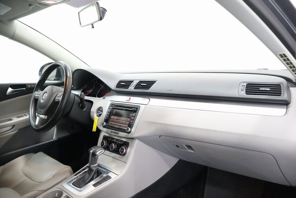Used 2010 Volkswagen Passat Komfort image 23