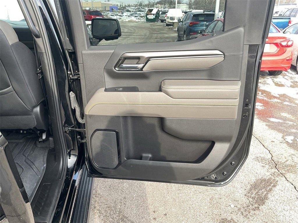 Used 2023 Chevrolet Silverado 1500 ZR2 w/ Technology Package image 18