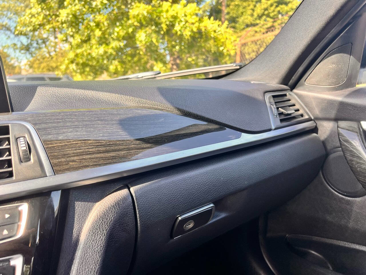 Used 2016 BMW 328i xDrive 328i xDrive AWD 4dr Sedan SULE w/ Driver Assistance Package image 18