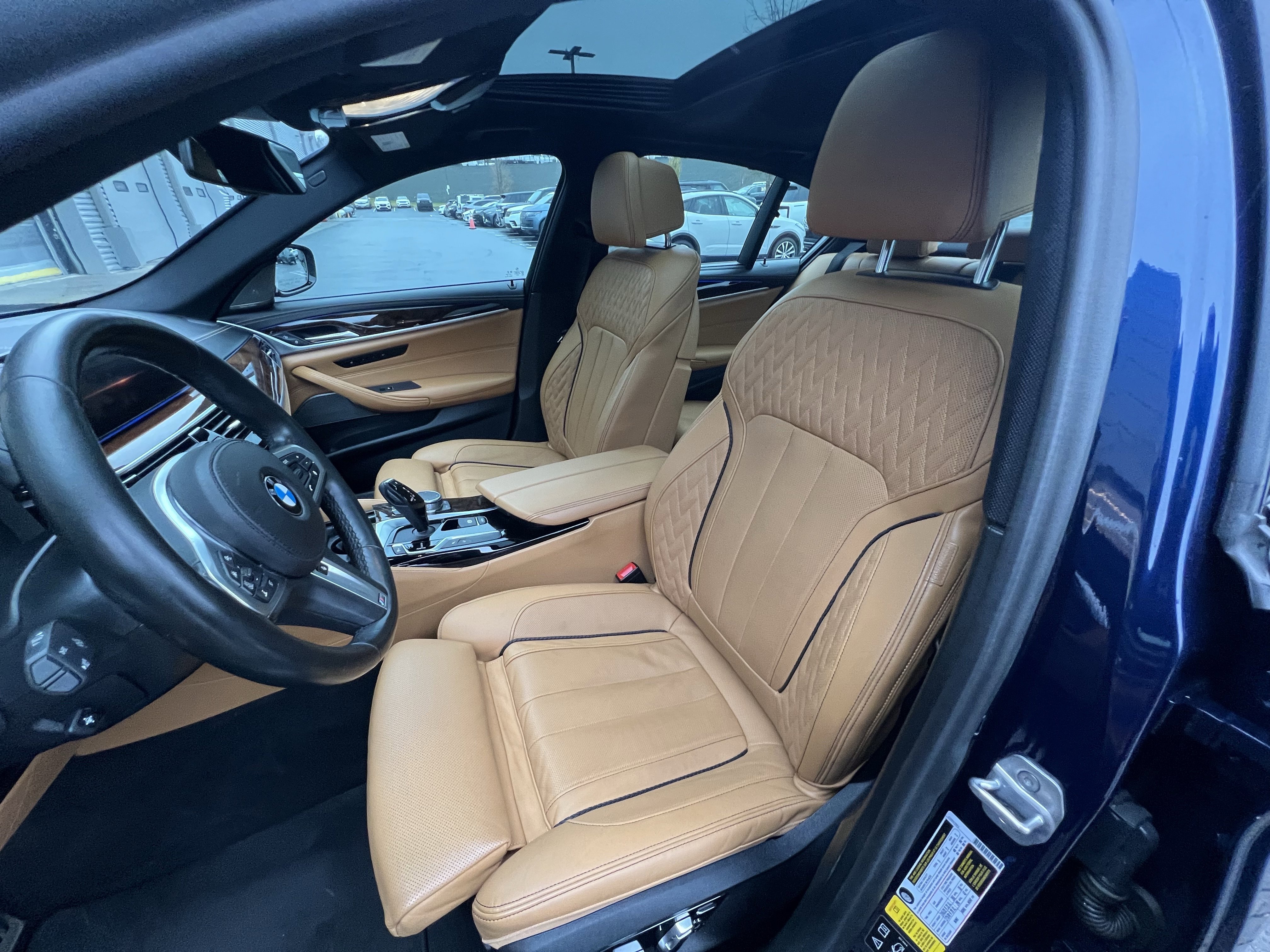 Used 2019 BMW M550i xDrive image 13