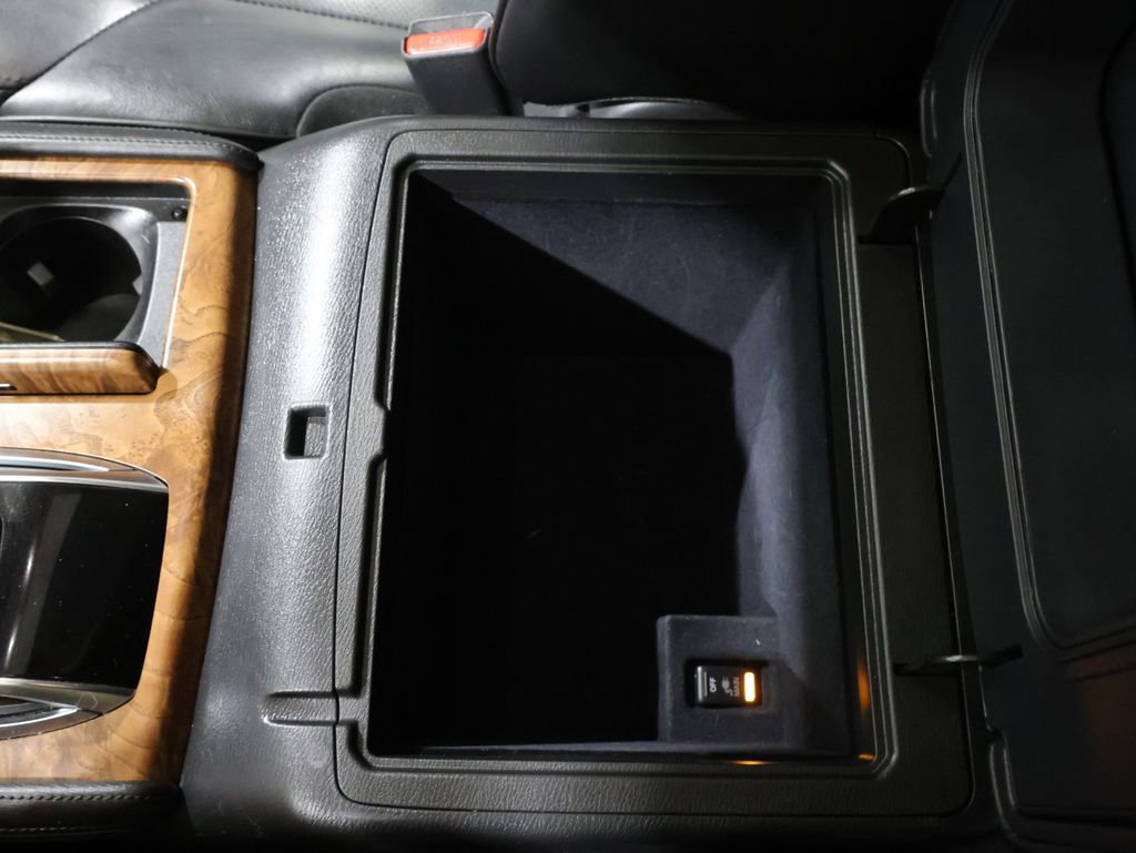 Used 2022 Nissan Armada SL w/ Captain's Chairs Package image 33