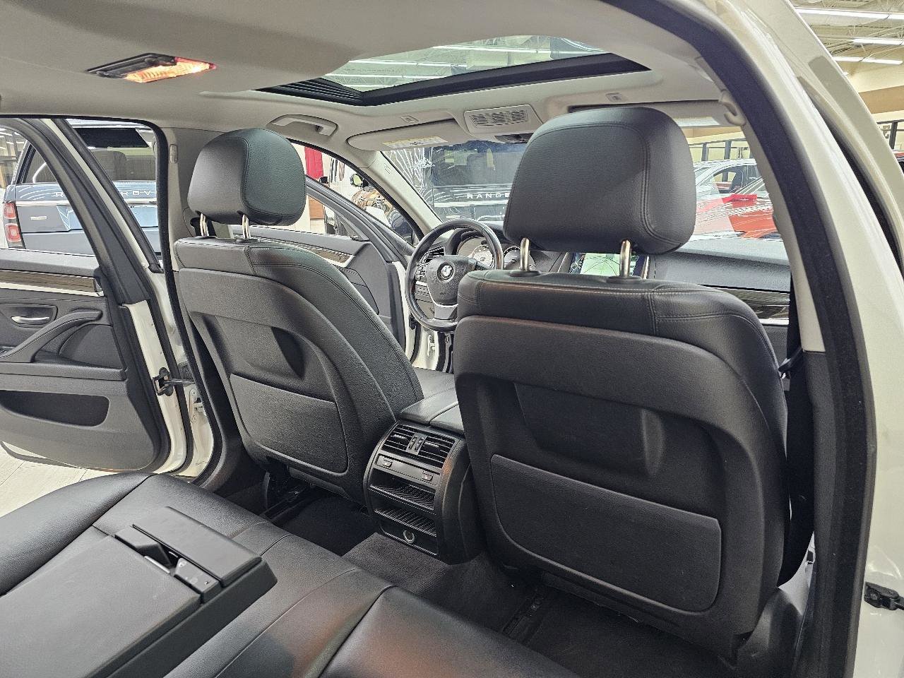 Used 2014 BMW 535d Sedan image 24