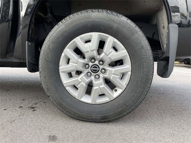 Used 2022 Nissan Frontier SV w/ Technology Package image 9