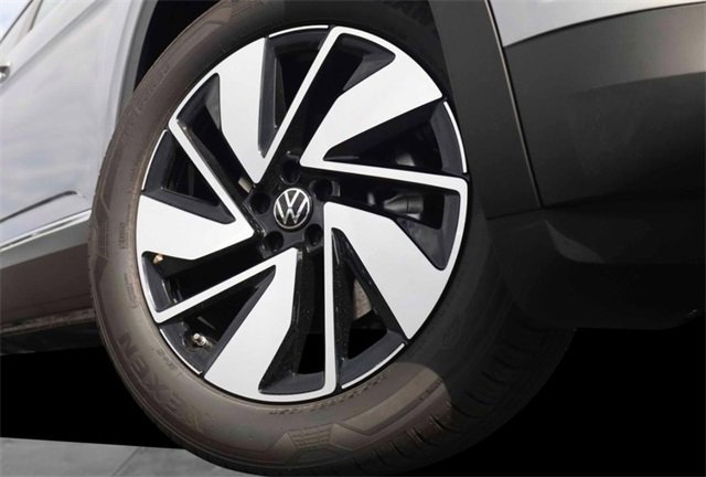 New 2026 Volkswagen Atlas SEL image 3