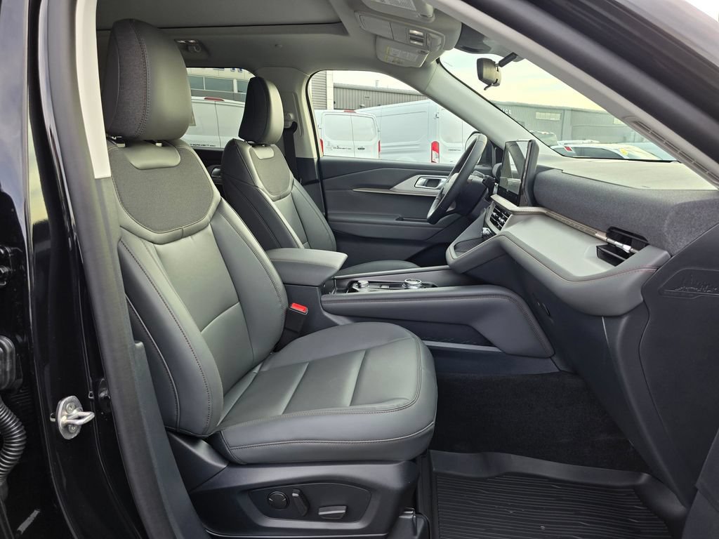 New 2026 Ford Explorer Active w/ Active Comfort Package AWD/4WD image 17