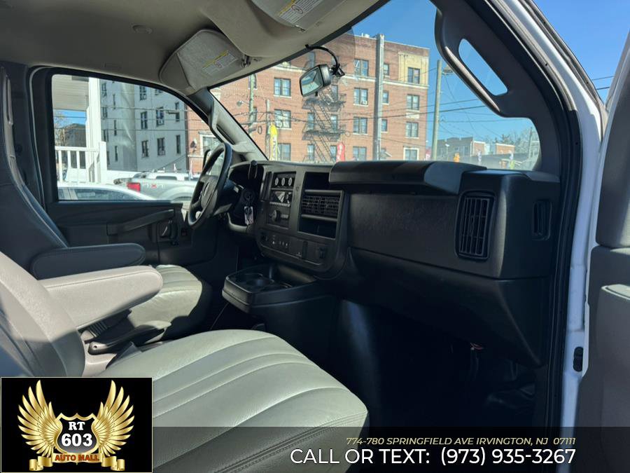 Used 2023 GMC Savana 2500 Extended image 15